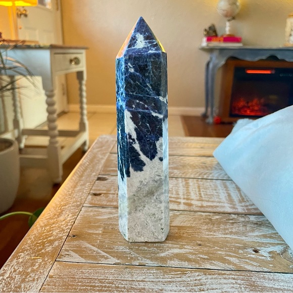 🌀Sodalite Crystal Tower🌀 ~approx 6.75” x 2” - Picture 5 of 15